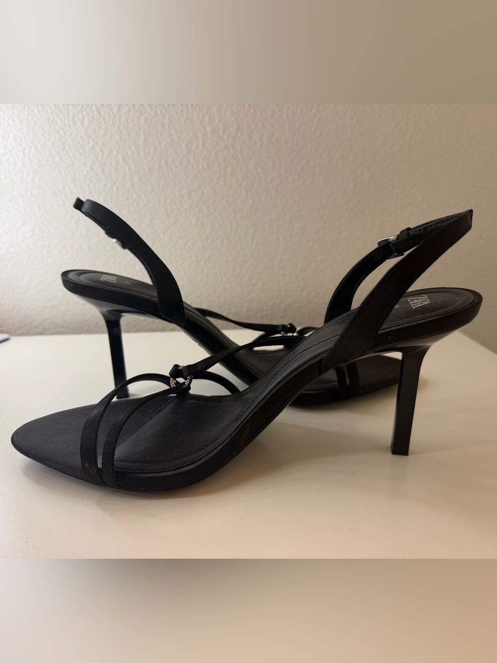 Zara Black Strappy Mid-Heel Sandals ( SIZE 7.5) - Picture 4 of 4